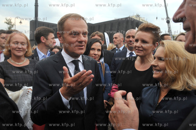 Otwarcie Teatru Szekspirowskiego w Gdansku. Po ogloszeniu...