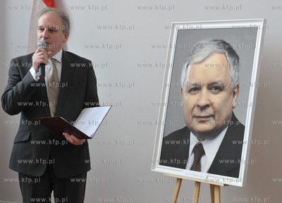 Nadanie im. Lecha Kaczynskiego sali konferencyjnej...