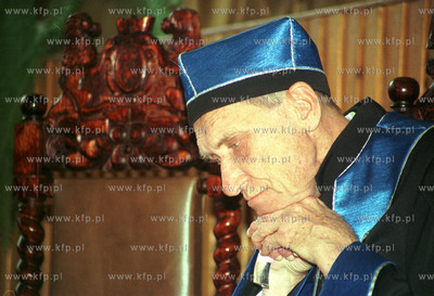 pro.Leszek Kolakowski w dniu odebrania doktoratu Uniwersytetu...
