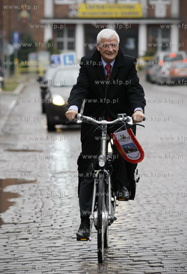 Gdansk. Marszalek Wojewodztwa Pomorskiego Jan Kozlowski...