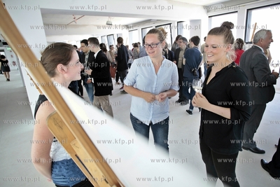 Uroczystosc prezentacji efektu pracy studentow i profesorow...