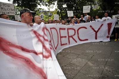 Marsz przeciwko przemocy policji w Gdansku Wrzeszczu,...