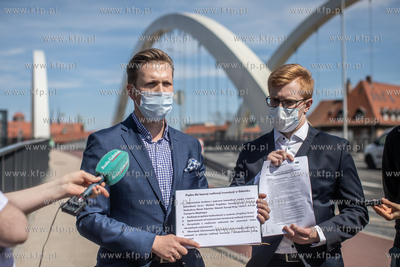 Konferencja prasowa radnych PIS Przemysława Majewskiego...