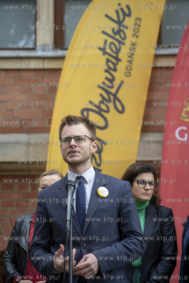Konferencja prasowa na dziedzińcu Nowego Ratusza dotyczący...