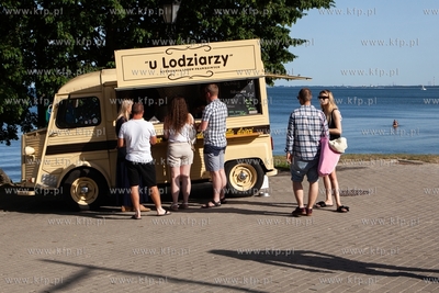 Gdynia Orłowo. Upalny dzień nad morzem. 29.06.2019...