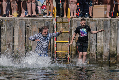 Sopot. 12. Charytatywny skok z molo do morza dla Moniki...