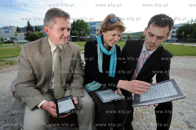 Mobilny czytnik iLiad firmy iRex Technologies jest...