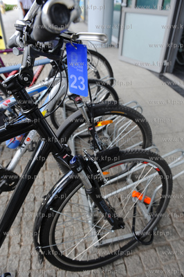 Gdansk Wrzeszcz. Bezplaty strzezony parking rowerowy...