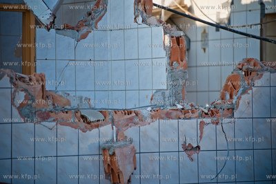 Gdansk. Rozbiorka budynku przy Targu Rakowym w ktorym...