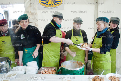 Gdansk. Targ Weglowy. Wielka Sobota. Sniadanie wielkanocne...