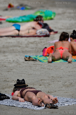 Gdynia. Upalny, sloneczny, wakacyjny dzien na plazy...