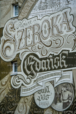 Gdansk. Odnowione fasady kamienic przy ulicy Szerokiej.
09.02.2015
fot....