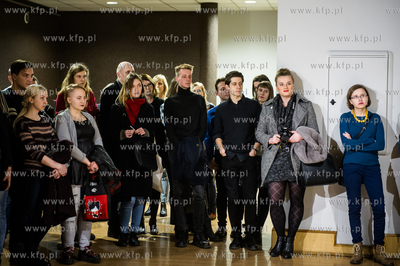 Gdansk. Klub Zak. Malarski performance Mikolaja Harmozy...