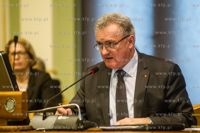 Gdansk. Nowy Ratusz. XXXVI Sesja Rady Miasta Gdanska....