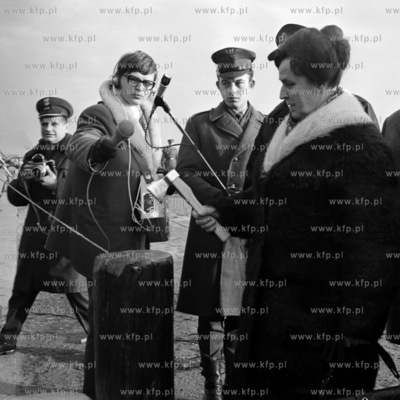 Uroczystosci nadania nazwy i podniesienia bandery na...