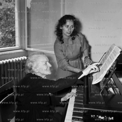 Nauka śpiewu w szkole muzycznej. (lata60). 1964 0007937z...