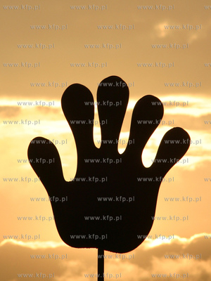 Wielka czerwona lapa - reklama operatora telefonii...