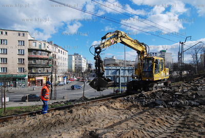 Gdynia. Remont peronu i torowiska Szybkiej Kolei Mejskiej
4.03.2008
Fot....