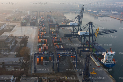 Gdynia Container Terminal S.A. 07.02.2009 fot. Sebastian...