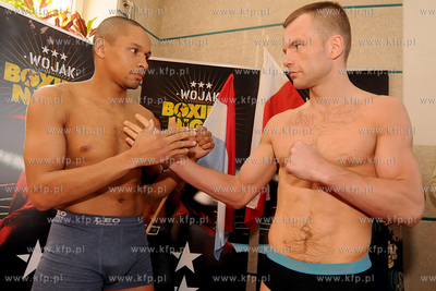 Urzad Miasta Gdyni. Konferencja prasowa i wazenie zawodnikow...