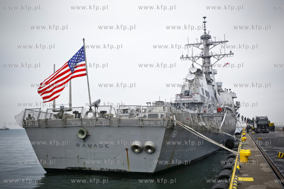 Zatoka Gdanska. Okret Marynarki Wojennej USA, USS RAMAGE...