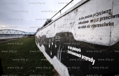 Kujawsko Pomorskie, miasto Torun.Nz. Bulwar Filadelfijski....