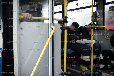 Krakow, Salwator. Umacnianie przeciekajacych walow...