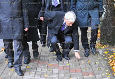 Cmentarz witominski w Gdyni. Przewodniczacy Europarlamentu...