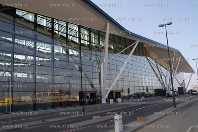 Lotnisko im Lech Walesy w Gdansku - Rebiechowie. Nowo...