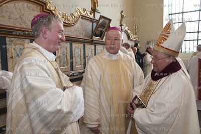 W Bazylice katedralnej w Pelplinie świecenia biskupie...