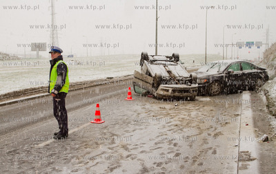 Gdansk. Wypadek na al. Armii Krajowej przy zjezdzie...