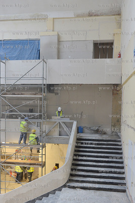 Gdynia. Dobiega konca remont elewacji budynku dawnego...