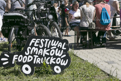 I Festiwal Smaków Food Trucków na parkingu przy ul....