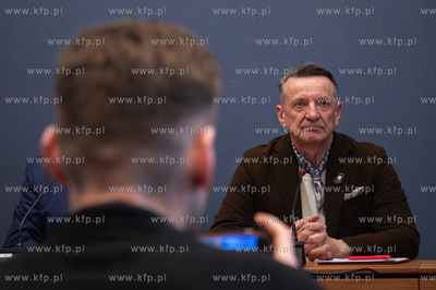 Podpisanie umowy na przebudowę wiaduktu nad linią...