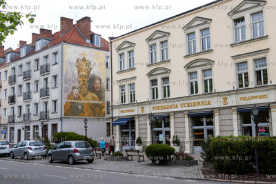 Mural Gdańska Galeria Kosycarzy na elewacji kamienicy...