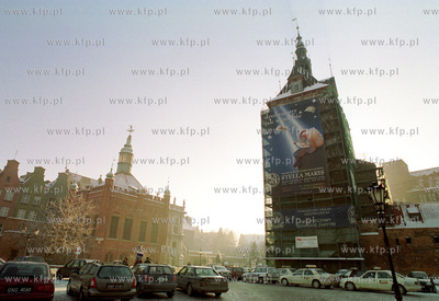 Katownia w Gdansku z reklama wydawnictwa Stella Maris.7.01.2003fot....