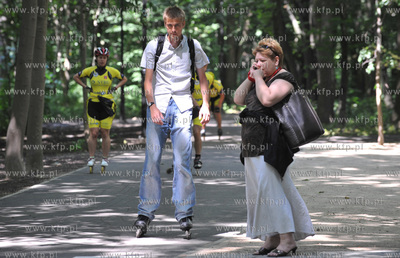 Uroczyste otwarcie Parku Polnocnego w Sopocie. Nz rolkarze...