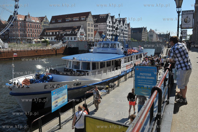 Gdansk. Statek wycieczkowy Ewa bialej floty Zeglugi...