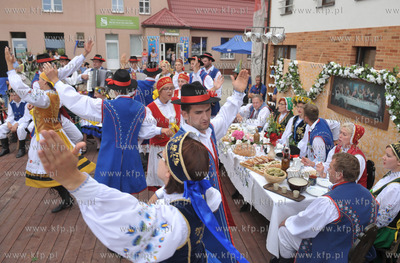 Chmielno. Kaszuby. Inscenizacja wesela kaszubskiego...