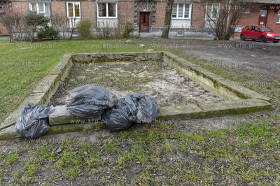 Gdańsk. Piaskownica na podwórku ul. Igielnickiej....
