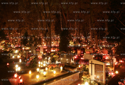 Sopot. Cmentarz katolicki. Dzien Wszystkich Swietych.
01.11.2007
fot....