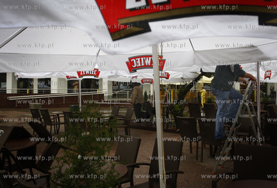 Letni deszczowy dzien w Sopocie. Nz kawiarnia.
08.07.2009
fot....