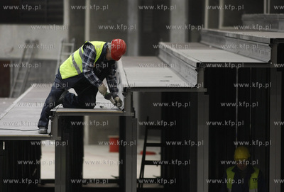 Budowa wielofunkcyjnej hali sportowo - widowiskowej...