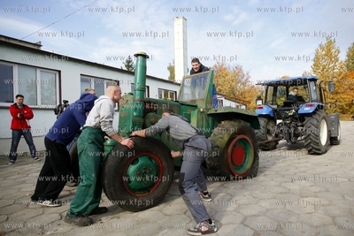 Traktor Ursus C451, ktory od przeszło 40 lat zdobi...