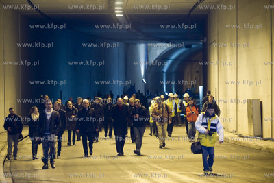 Konferencja prasowa i przejazd zabytkowym autobusem...