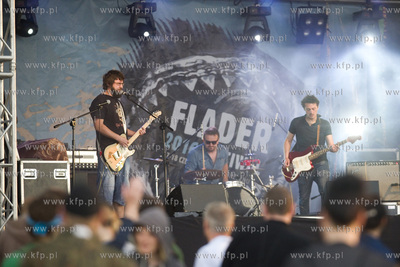 Gdańsk Brzeźno. Fląder Festiwal. Nz. koncert zespołu...