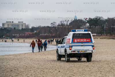 Plaża w Sopocie. Samochód WOPR. 26.02.2020 / fot....
