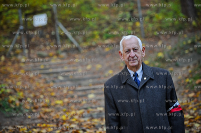 Gdansk. Cmentarz Srebrzysko. Zywa lekcja historii,...