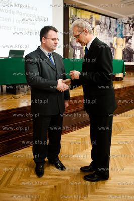 Gdansk. Historyczna sala BHP. Wreczenie odznaczen panstwowych,...