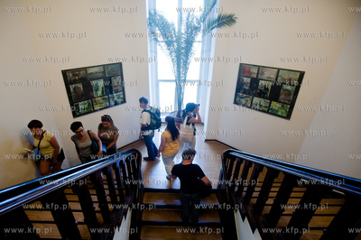 Stocznia Gdanska. Spacer z przewodniczka, bedacy czescia...